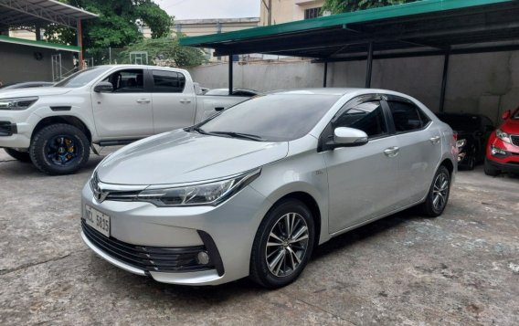 White Toyota Altis 2018 for sale in Automatic-8