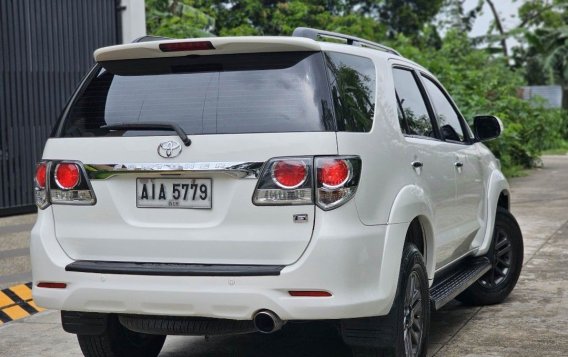 Selling White Toyota Fortuner 2015 in Manila-3