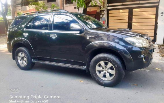 White Toyota Fortuner 2006 for sale in Quezon City-1