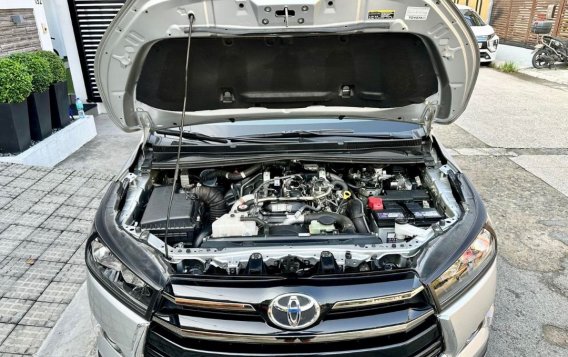 Selling White Toyota Innova 2020 in Pasig-9