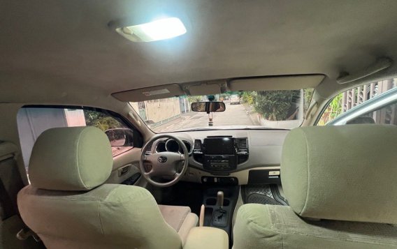 White Toyota Fortuner 2012 for sale in Automatic-9