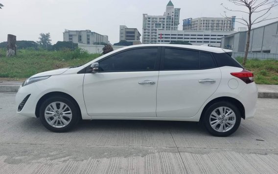 Selling White Toyota Yaris 2018 in Marikina-4
