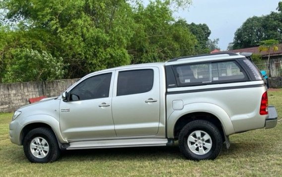 Silver Toyota Hilux 2009 for sale in Automatic