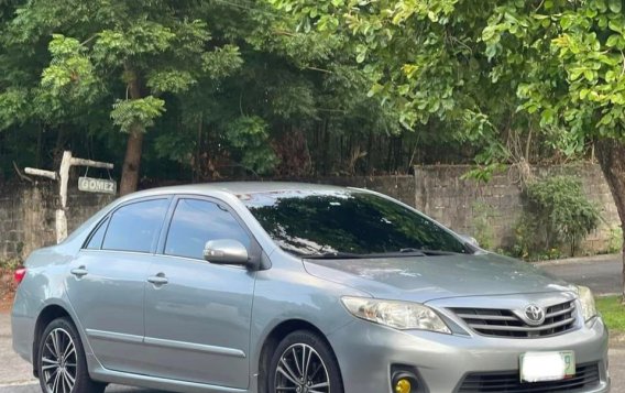 Selling White Toyota Corolla altis 2013 in Parañaque-2