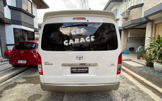 Selling White Toyota Hiace 2014 in Quezon City-3