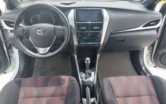 Selling White Toyota Yaris 2018 in Marikina-5