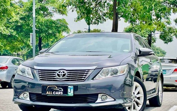 Sell White 2013 Toyota Camry in Makati-2
