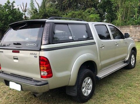 Silver Toyota Hilux 2009 for sale in Automatic-1