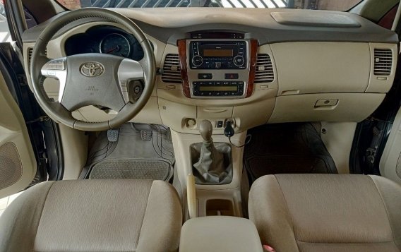 Selling White Toyota Innova 2014 in Pasig-7