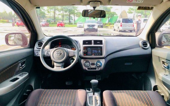 Selling White Toyota Wigo 2020 in Makati-7