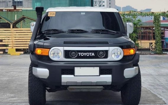 Selling White Toyota Fj Cruiser 2014 in Manila-1