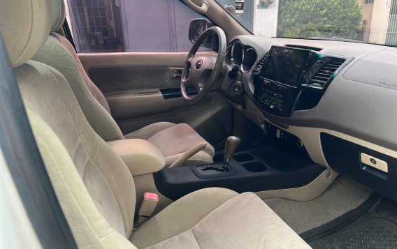 White Toyota Fortuner 2012 for sale in Automatic-7