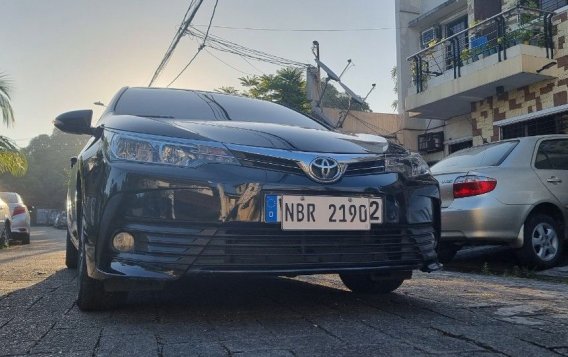 White Toyota Corolla altis 2018 for sale in Marikina-1