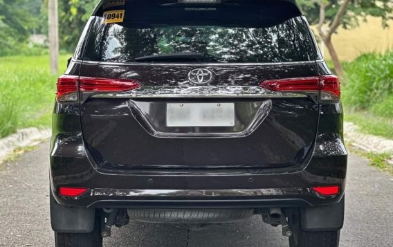 White Toyota Fortuner 2017 for sale in Manila-3