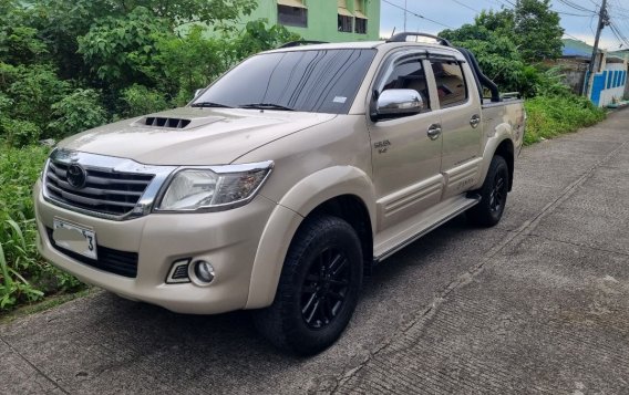 White Toyota Hilux 2014 for sale in Caloocan-2