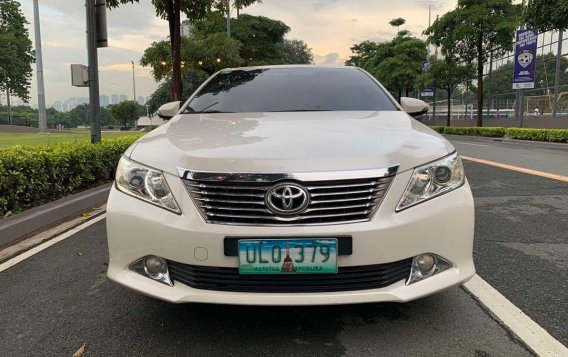 Pearl White Toyota Camry 2013 for sale in Pasig-7