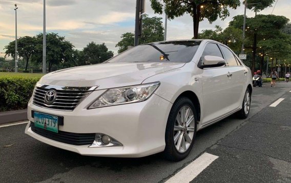 Pearl White Toyota Camry 2013 for sale in Pasig-8