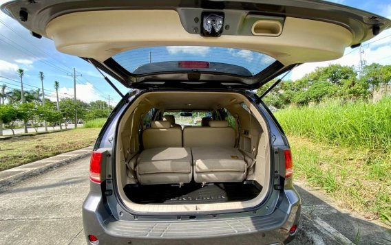 Selling White Toyota Fortuner 2012 in Naga-5