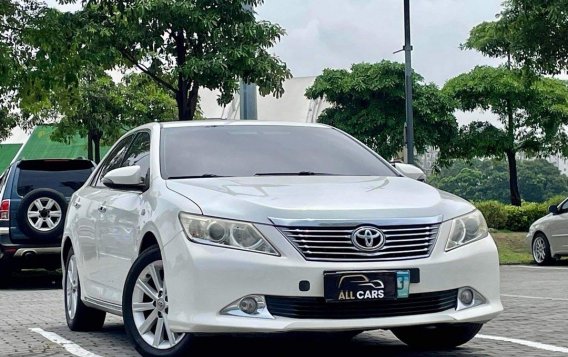 Pearl White Toyota Camry 2013 for sale in Makati-9