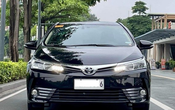 White Toyota Corolla 2018 for sale in Automatic-1