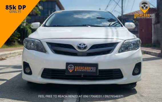 Pearl White Toyota Corolla 2013 for sale in Automatic-7