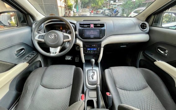 White Toyota Rush 2019 for sale in Automatic-7