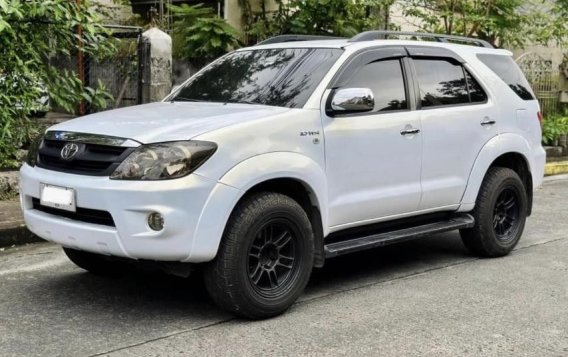 White Toyota Fortuner 2008 for sale in Automatic-6