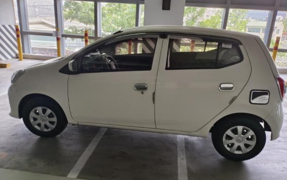 Selling White Toyota Wigo 2017 in Cebu City-9