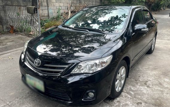 Selling White Toyota Corolla altis 2011 in Angeles-2
