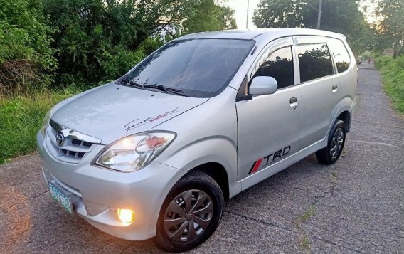 Sell White 2008 Toyota Avanza in Quezon City-9