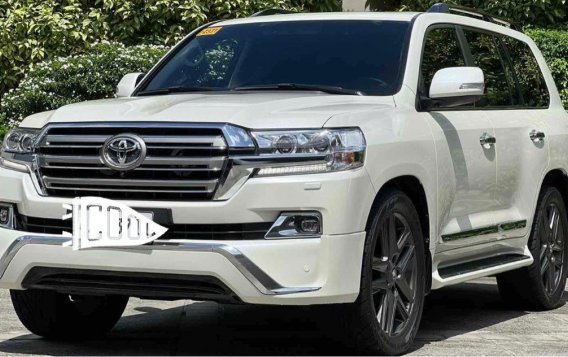 Sell White 2018 Toyota Land Cruiser in San Juan-1