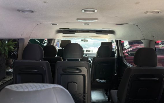 Selling White Toyota Hiace 2011 in Quezon City-7