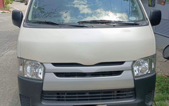 Selling Pearl White Toyota Hiace 2017 in Bacoor