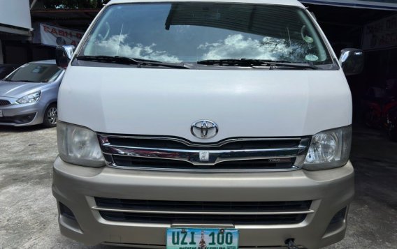 Selling White Toyota Hiace 2011 in Quezon City-1