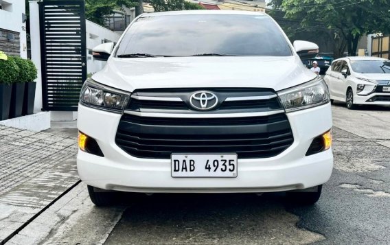 White Toyota Innova 2017 for sale in Pasig-1