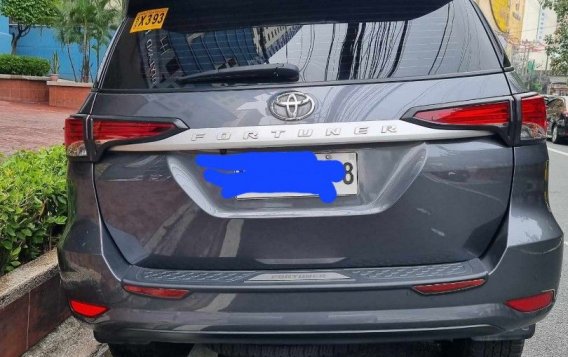 Sell White 2022 Toyota Fortuner in Makati-1