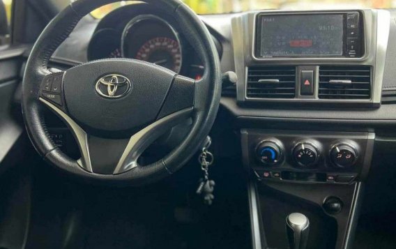 Orange Toyota Yaris 2015 for sale in Automatic-5