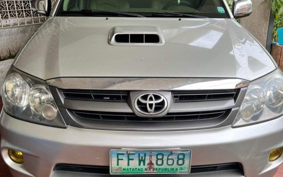 Selling White Toyota Fortuner 2023 in Cainta