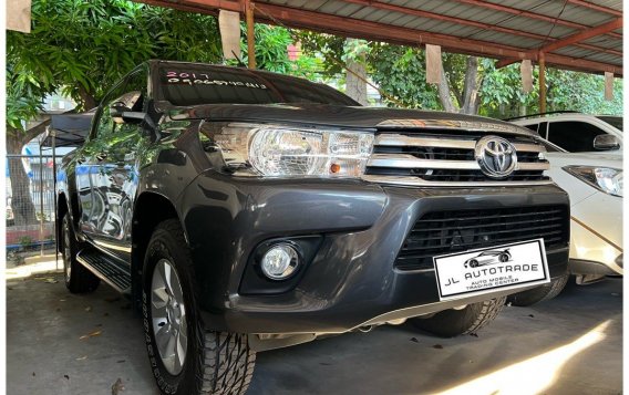 Green Toyota Hilux 2017 for sale in Automatic-1