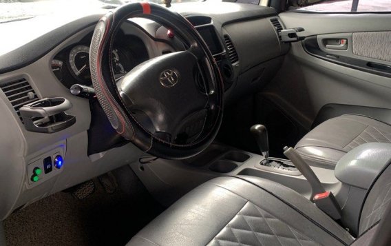 White Toyota Innova 2010 for sale in Pasay-6