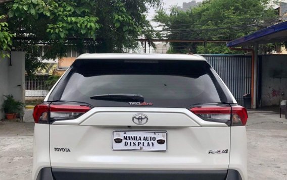 Selling White Toyota Rav4 2020 in Pasig-3