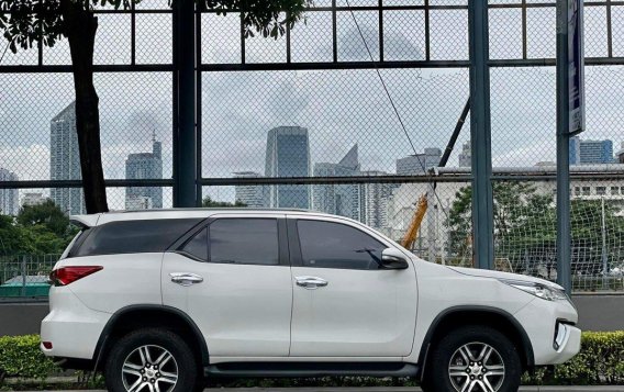 White Toyota Fortuner 2016 for sale in Makati-6