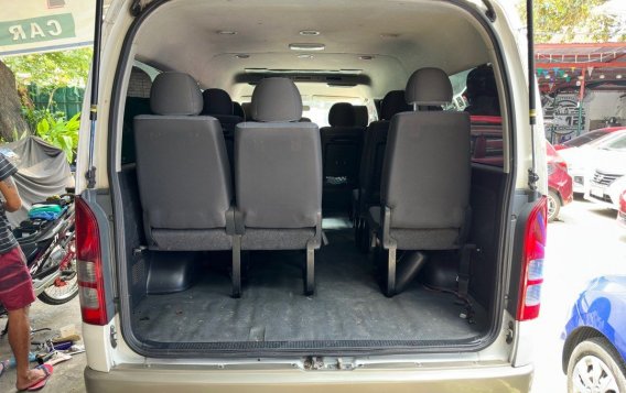 Selling White Toyota Hiace 2011 in Quezon City-6