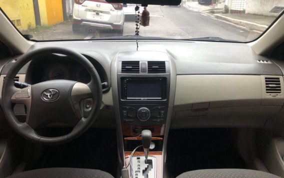 Selling Pearl White Toyota Altis 2010 in Pasig-4