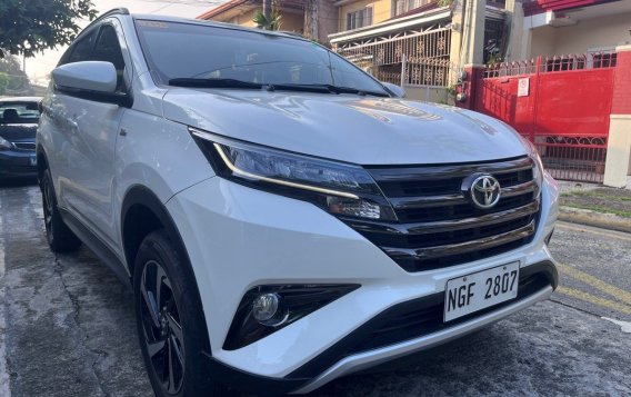 Selling White Toyota Rush 2019 in Pasig-1
