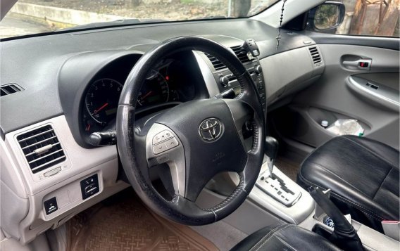 Selling White Toyota Corolla altis 2011 in Angeles-7