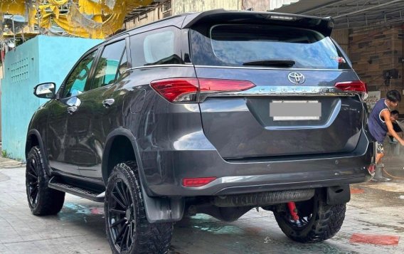 Sell White 2018 Toyota Fortuner in Manila-2