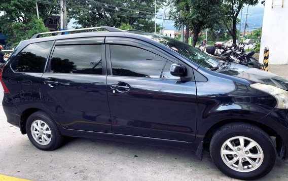 Sell White 2014 Toyota Avanza in Manila-1