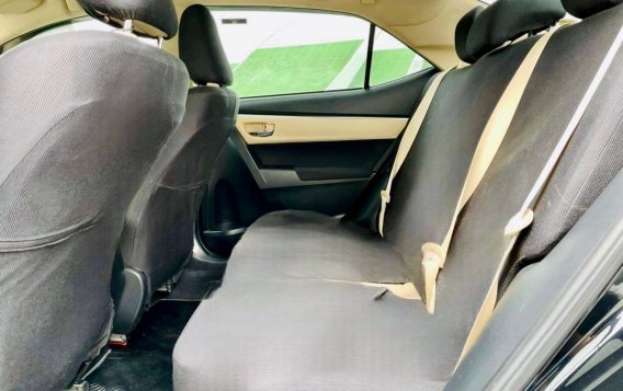 Selling White Toyota Corolla altis 2018 in Makati-7