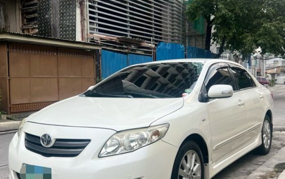 Selling Pearl White Toyota Altis 2010 in Pasig-1